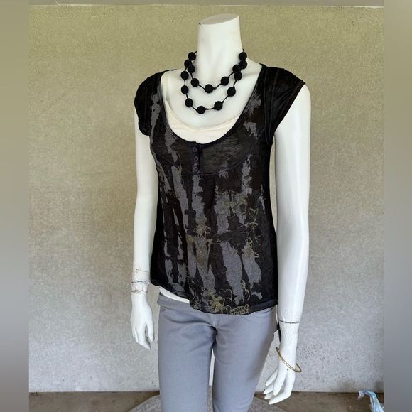 SCREENWORN Piper Perabo Because She Said So American Eagle Urban Outfitters Top - Picture 2 of 5